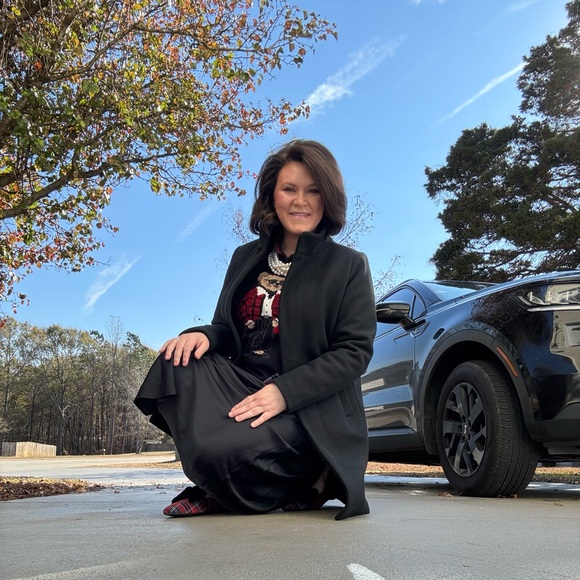 Meet your Posher, Ashley - Picture 4 of 4